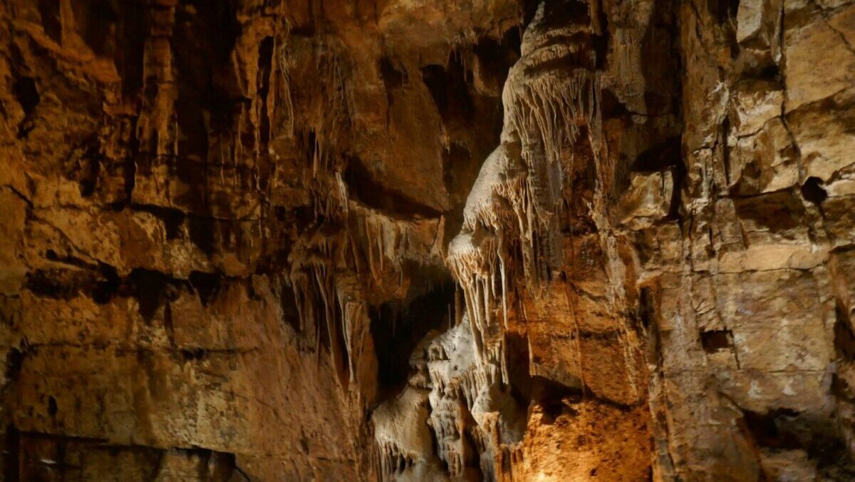 grottes de Lacave
